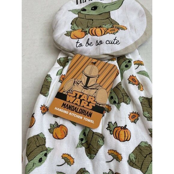 Disney Star Wars The Mandalorian Baby Yoda Hanging Kitchen Towel Thanksgiving - Picture 3 of 6